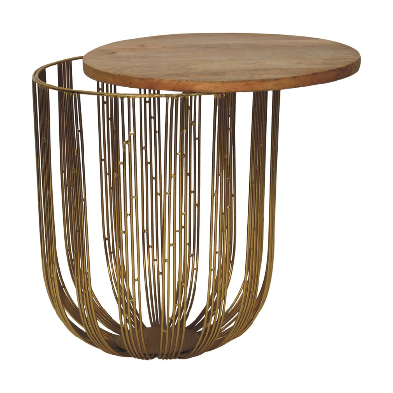 This side table can provide your living room with a fresh, industrial look. The striking curved metal base, will stand out in any interior. The table top's light wood colour will undoubtedly complement any interiors of a modern, industrial or minimalist persuasion.