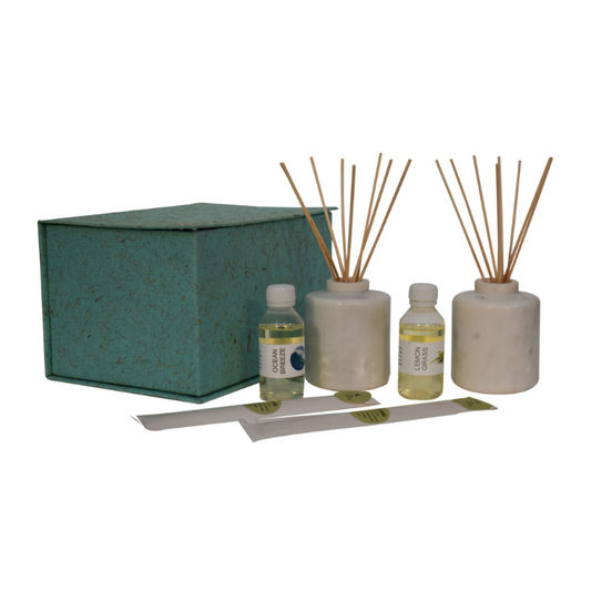 This Lemongrass and Ocean breeze marble diffuser set is made from all-natural ingredients and scented with pure aromatherapy essential oils. It features reed diffusers, reed sticks, and reed diffuser oil in a PET bottle.  Simply pop the sticks into the diffuser and enjoy the pleasant scent that will fill the room with a calm and relaxing aroma.