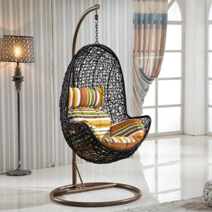 These garden swing chairs can be used in any outdoor and indoor setting. With a hammock cocoon style design, these Harrier swinging chairs will complement your existing furniture.