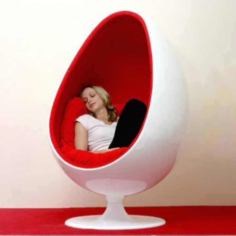 Red egg outlet chair